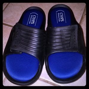 NEW**Men's Chaps flip flops - NEW, never been worn